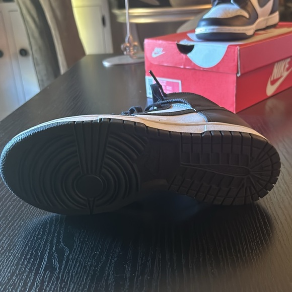 Women’s Nike Dunk High Retro Panda Black White Size 7.5 Basketball Shoe - Picture 11 of 14